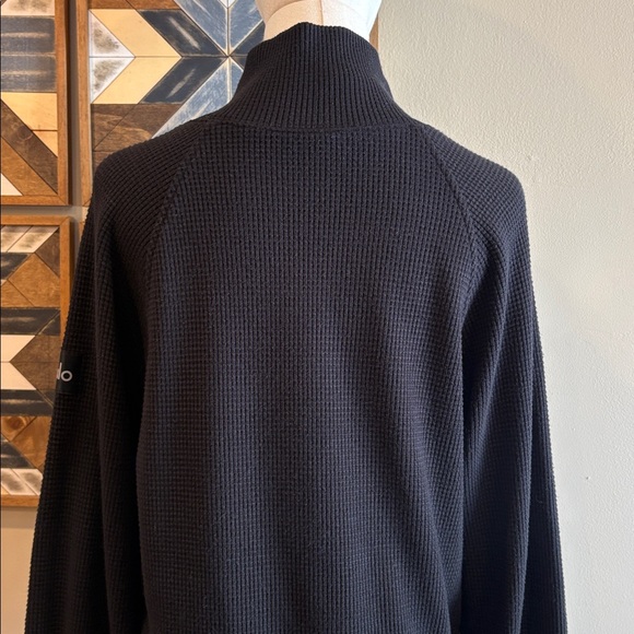 ALO Yoga Waffle Weekend Escape Mock Neck Long Sleeve in Black size Small - Picture 7 of 8